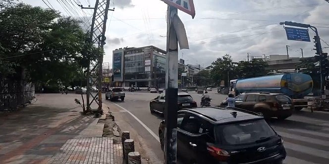 The deceased boy aged 14, a student of Class 9, was standing on RK Puram flyover in Hyderabad when the accident took place.

 - X/@Team_Road_Squad